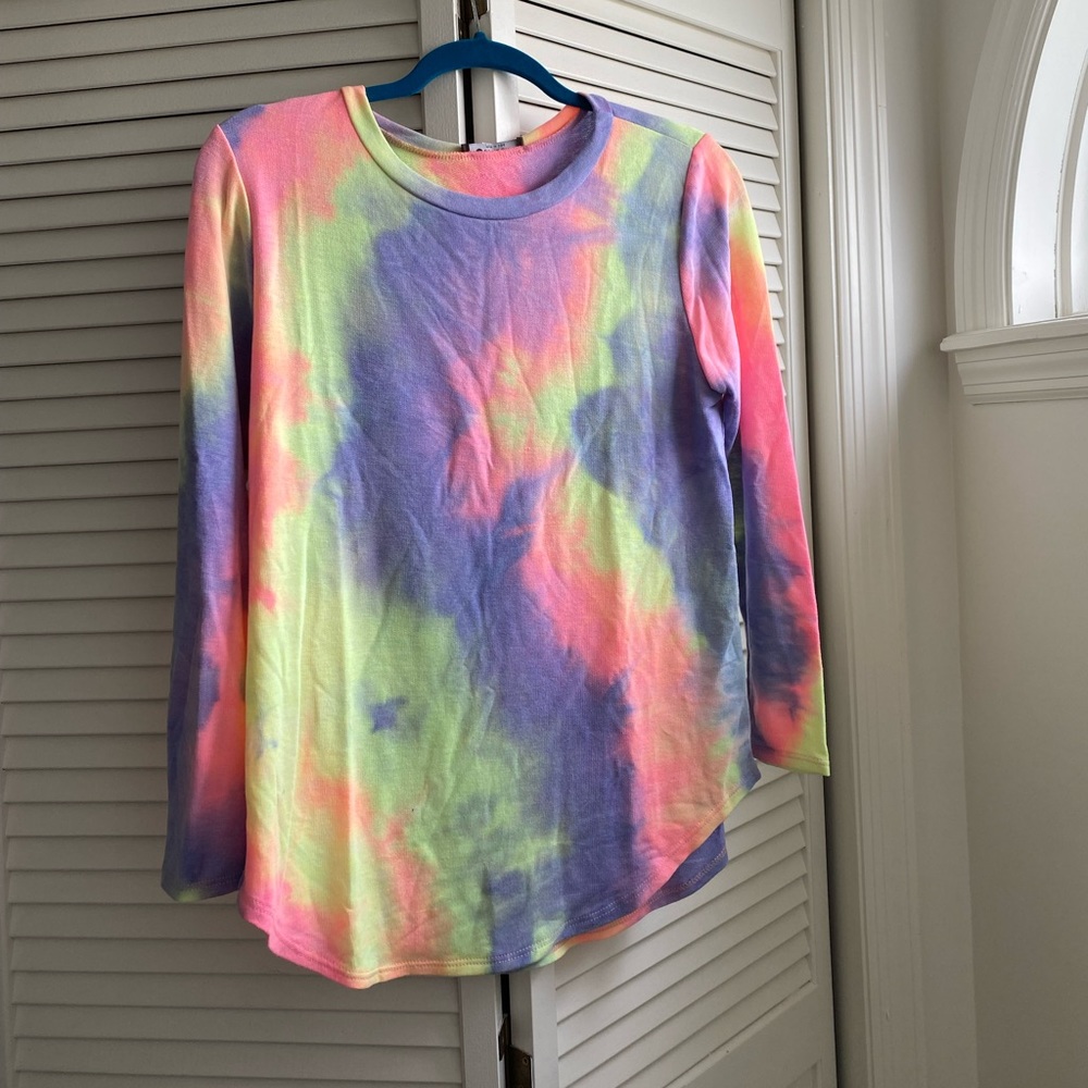 BNWT tie dye long sleeve size small